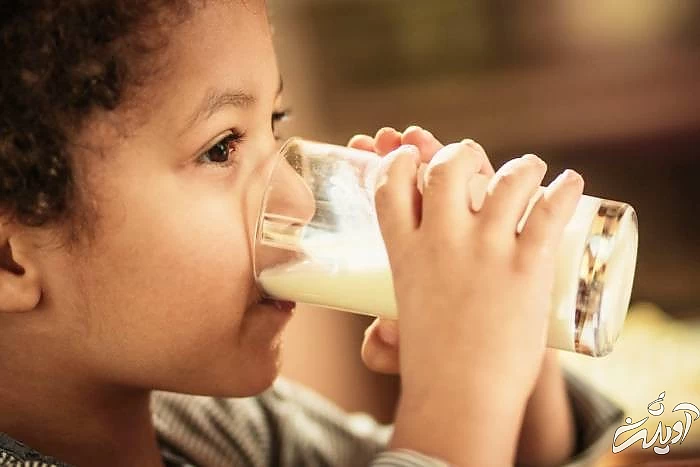 عدم خوراندن شیر به کودک بعد از مسمومیت خوردن شیر